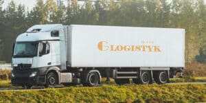 Ile za kilometr? Cennik i stawki za usługi transportowe Poznań